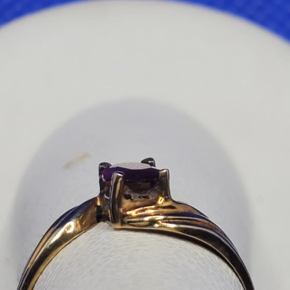 10k yg garnet ring